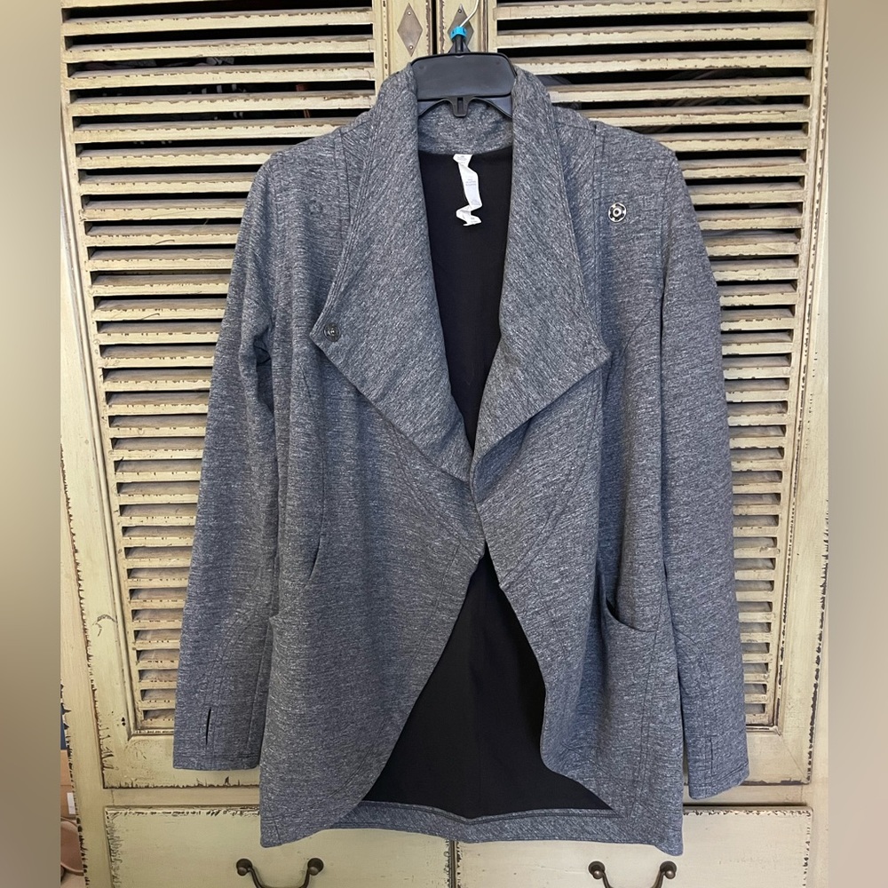 Lululemon that’s a wrap jacket / sweatshirt / cardigan - Picture 2 of 11